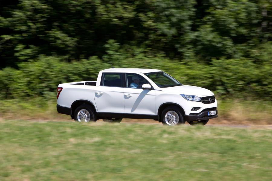  SsangYong Musso EX 2018 года  (UK) (фото 12 из 32)